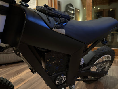 sticker to cover tuttio logo