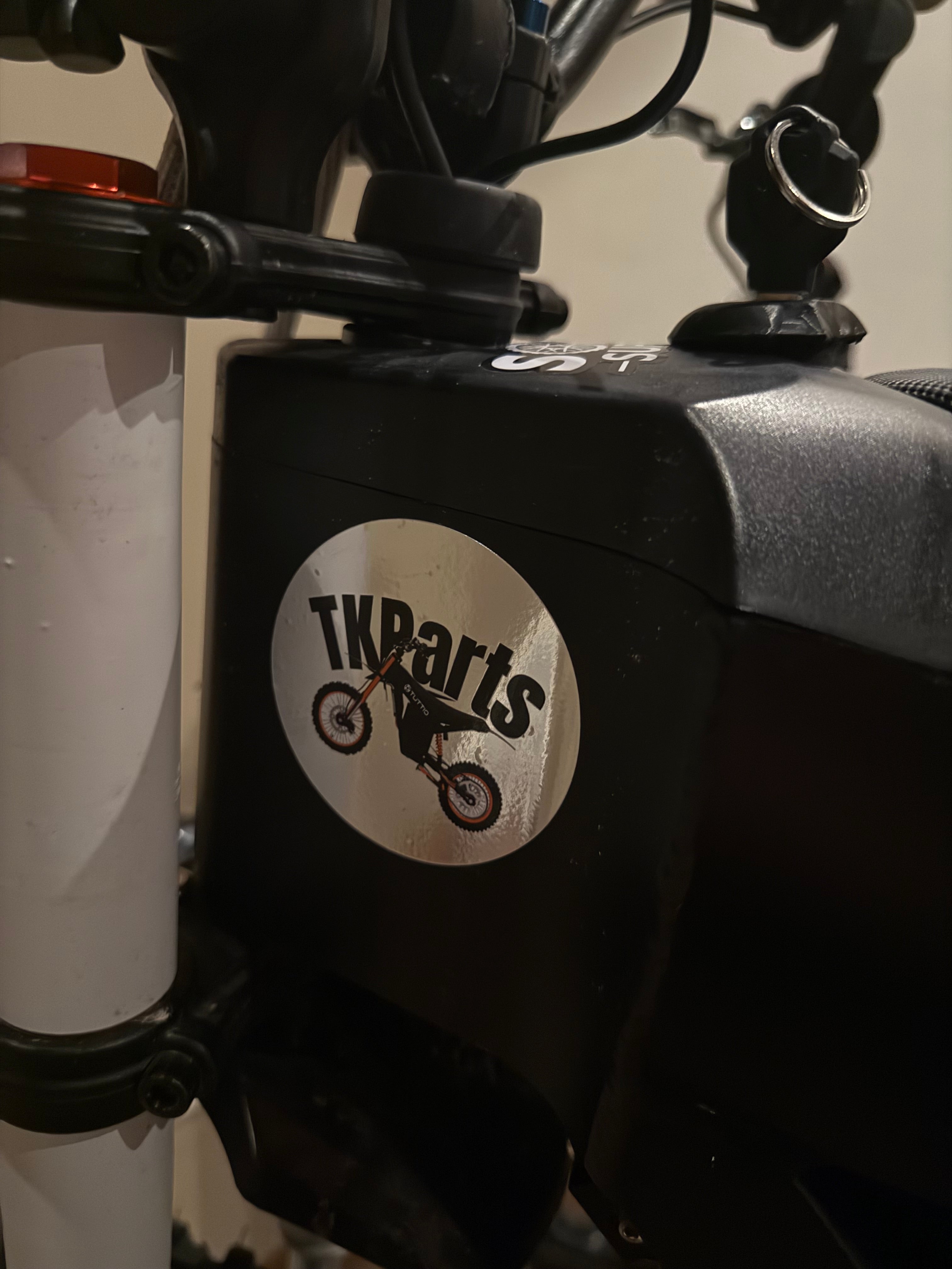 TKParts metallic sticker