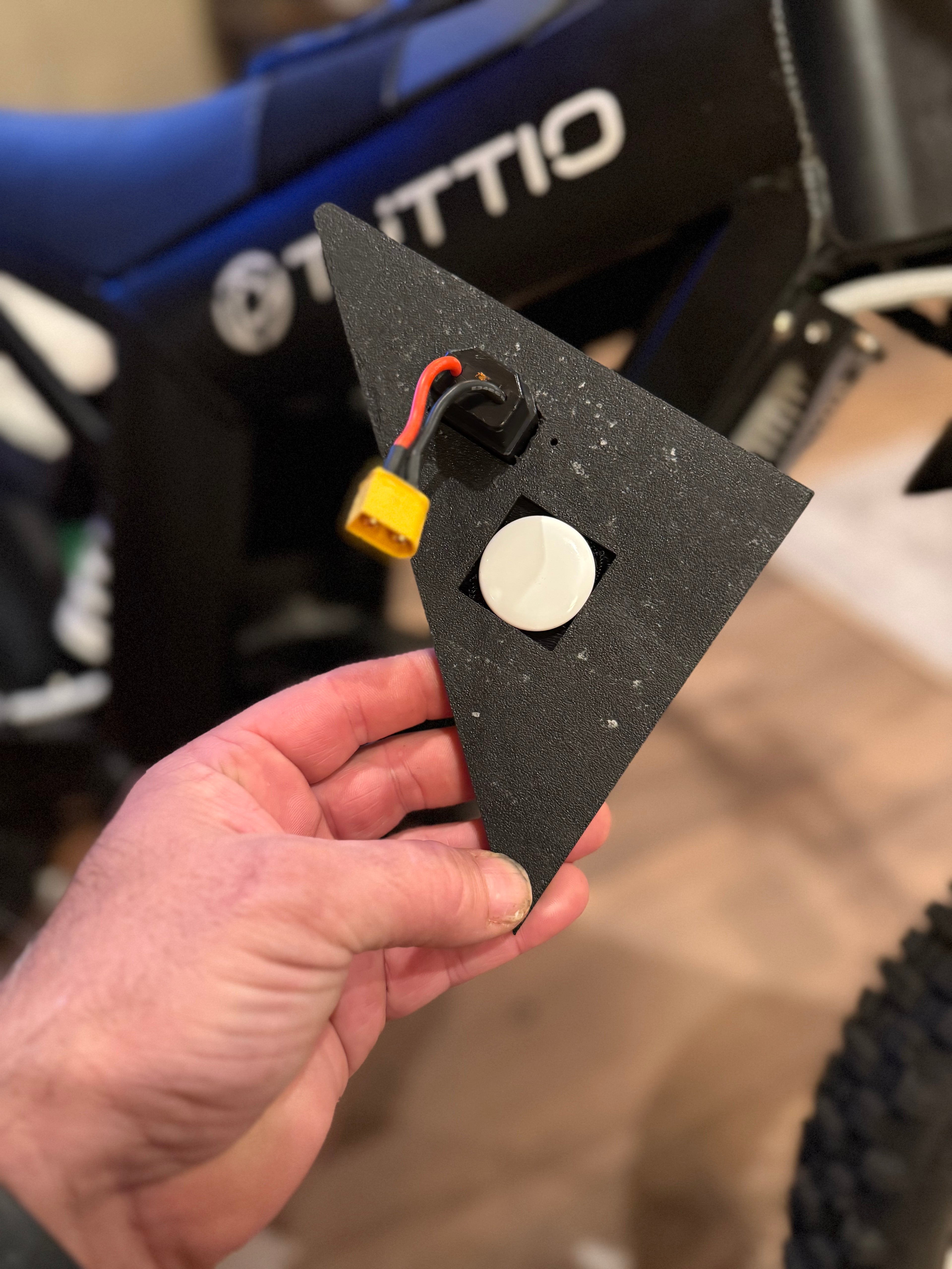 Tuttio / Kugoo battery panel for charging port (48V)